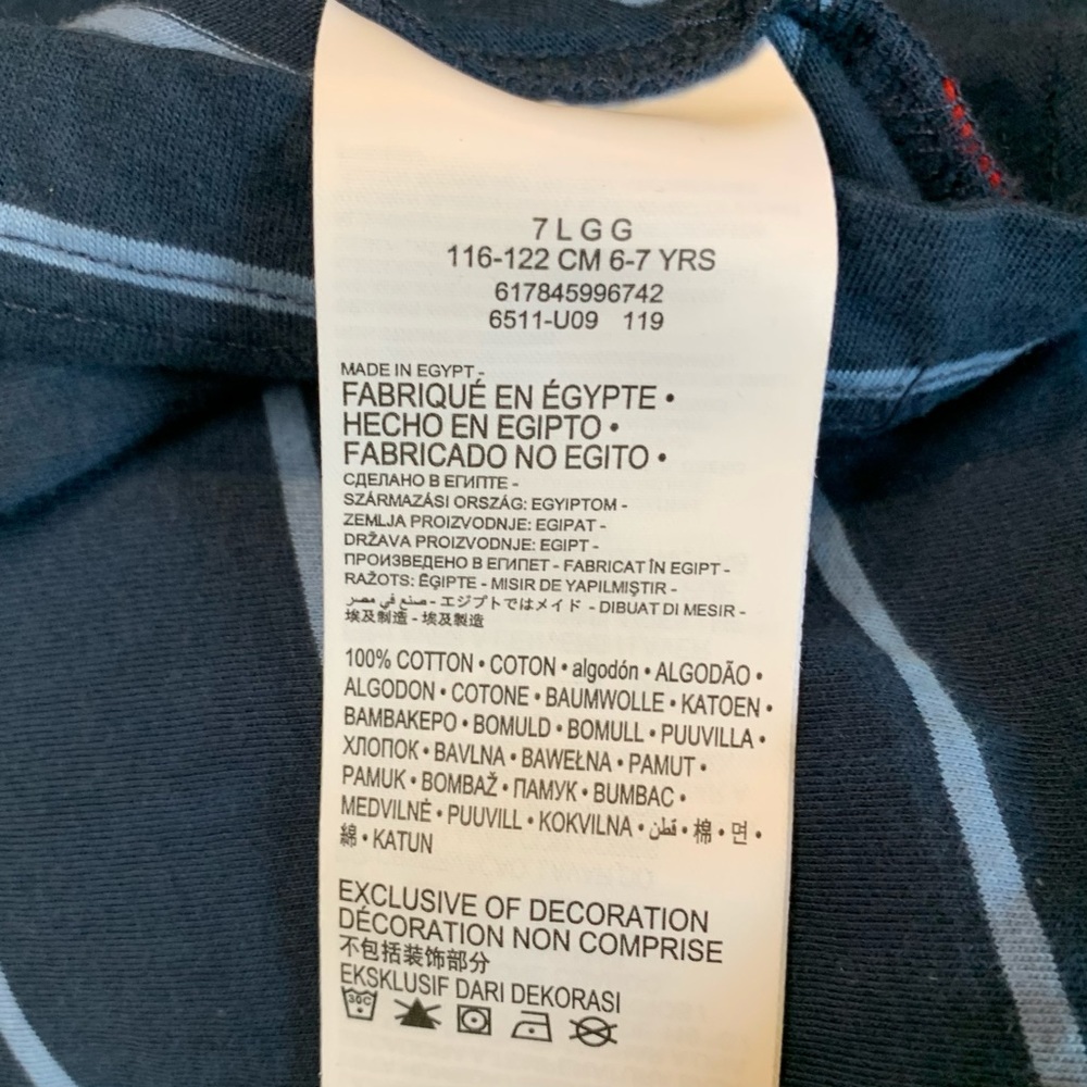 Levi’s navy and blue striped tee 6/7 - Picture 4 of 7